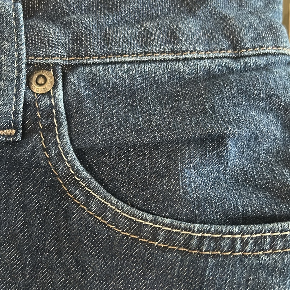 NWOT Lee Riders Women’s Relaxed Straight Leg 18 Petite Blue Denim Jeans - Picture 7 of 10